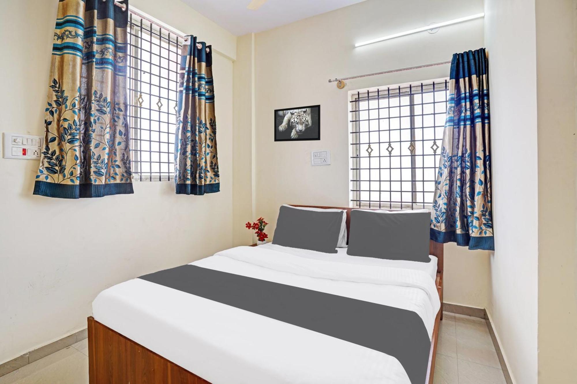 Hotel O Sv Lodge Bangalore Buitenkant foto