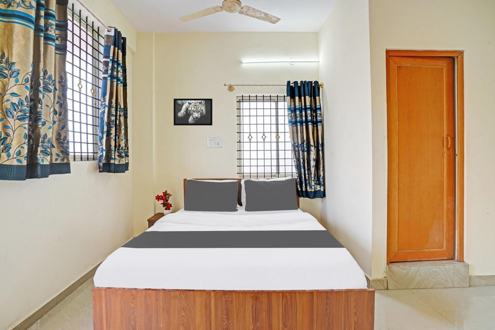Hotel O Sv Lodge Bangalore Buitenkant foto