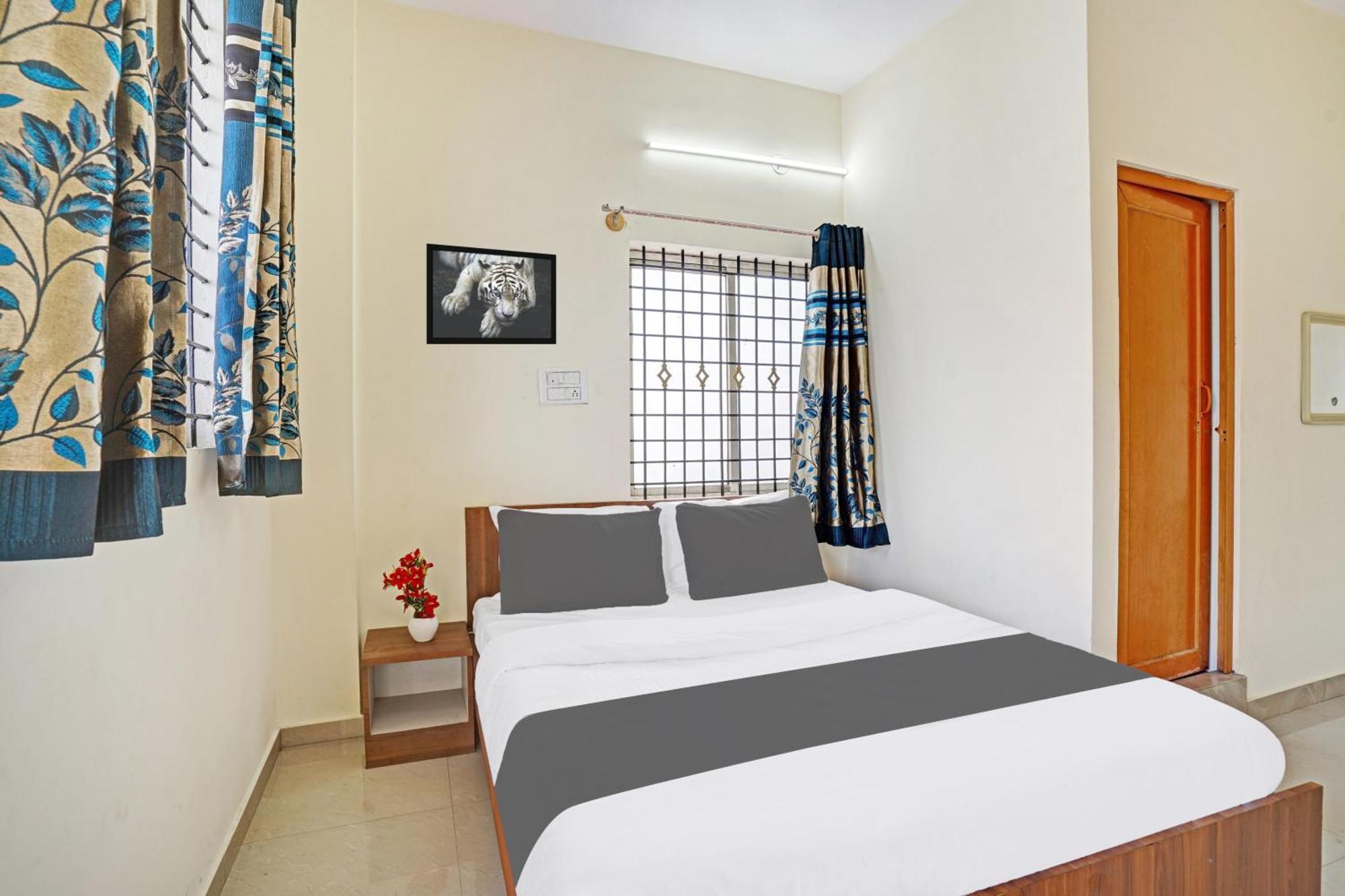 Hotel O Sv Lodge Bangalore Buitenkant foto